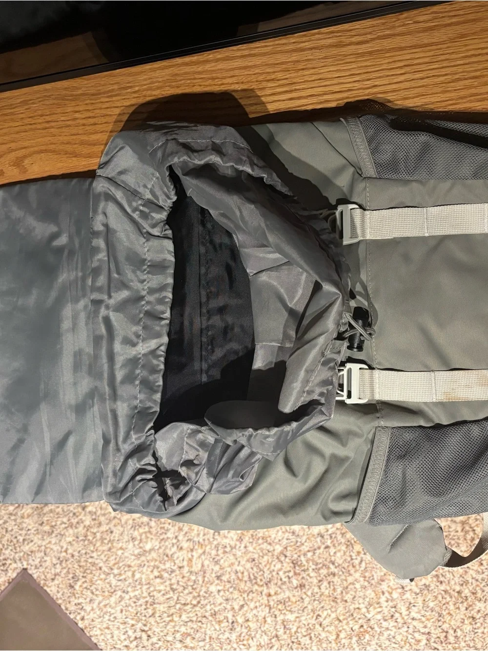 Under Armour Olive Green Roll-Top Backpack with Light Gray Straps